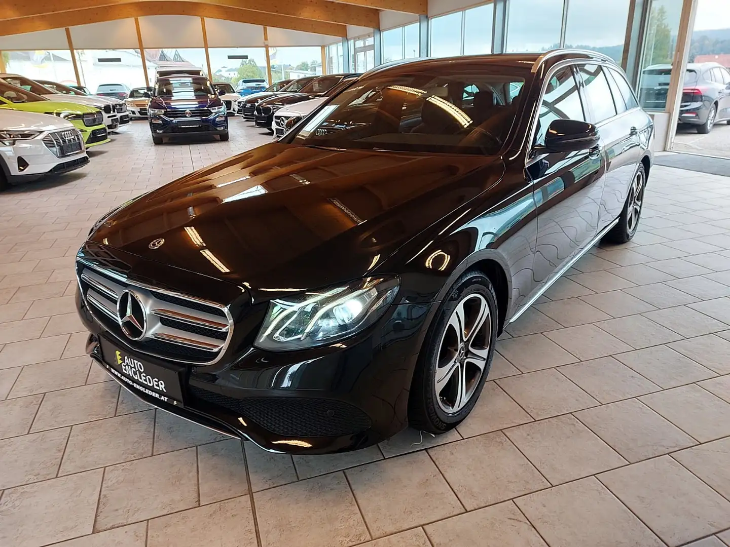 Mercedes-Benz E 220 d T Austria Edition Aut. Noir - 2