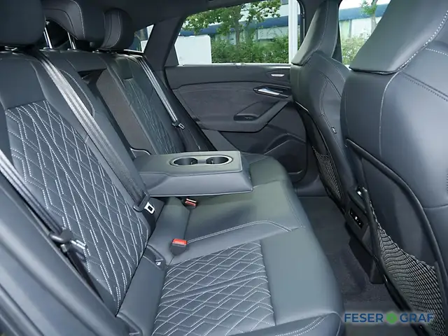 Audi SQ6 E-Tron view 6