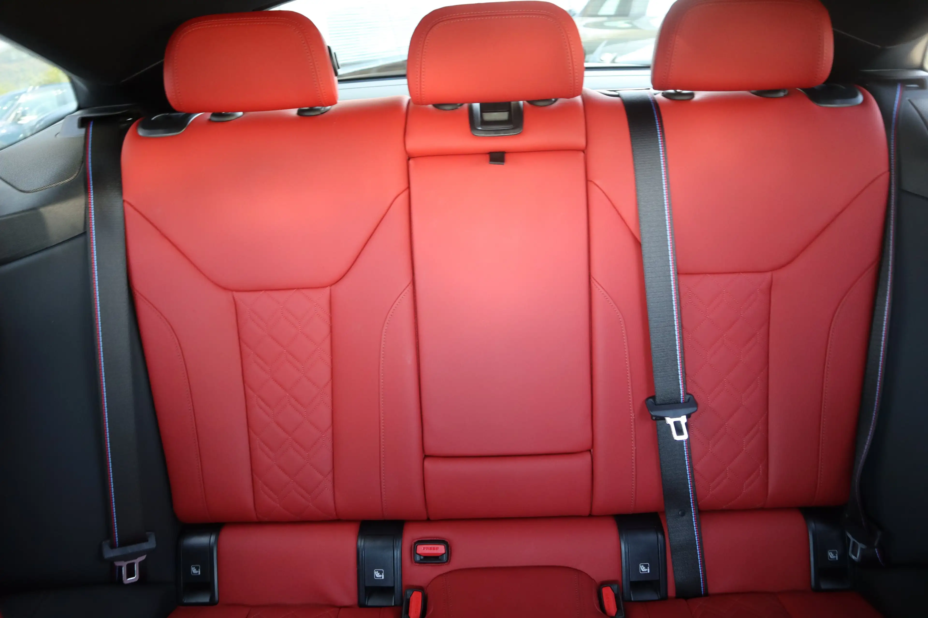 BMW i4 eDrive35 Gran Coupé — photo 12