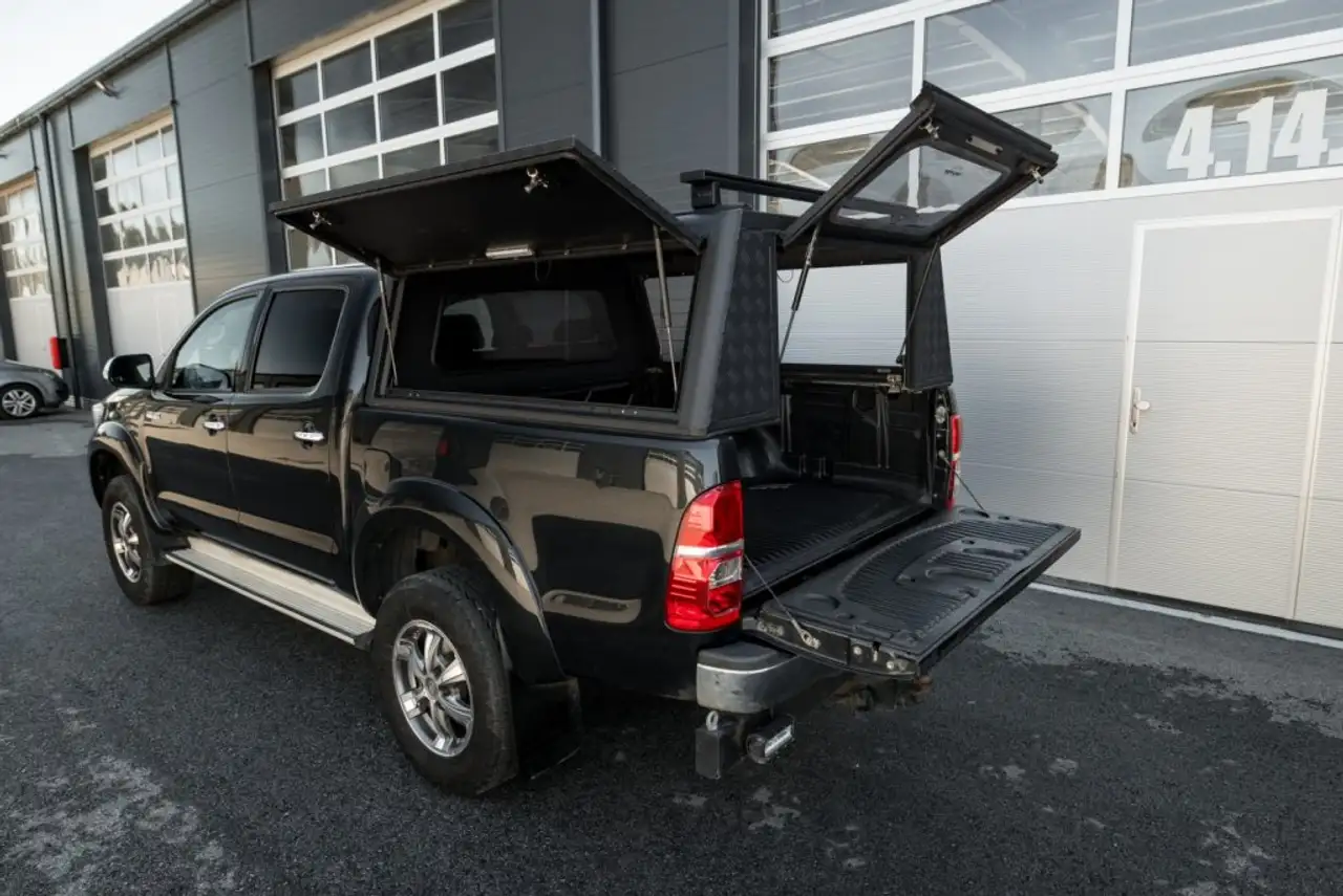 TOYOTA HILUX DOUBLE CABINE 3.0 171 ch D-4D BVA 4X4 - ATTELAGE - 129800 km