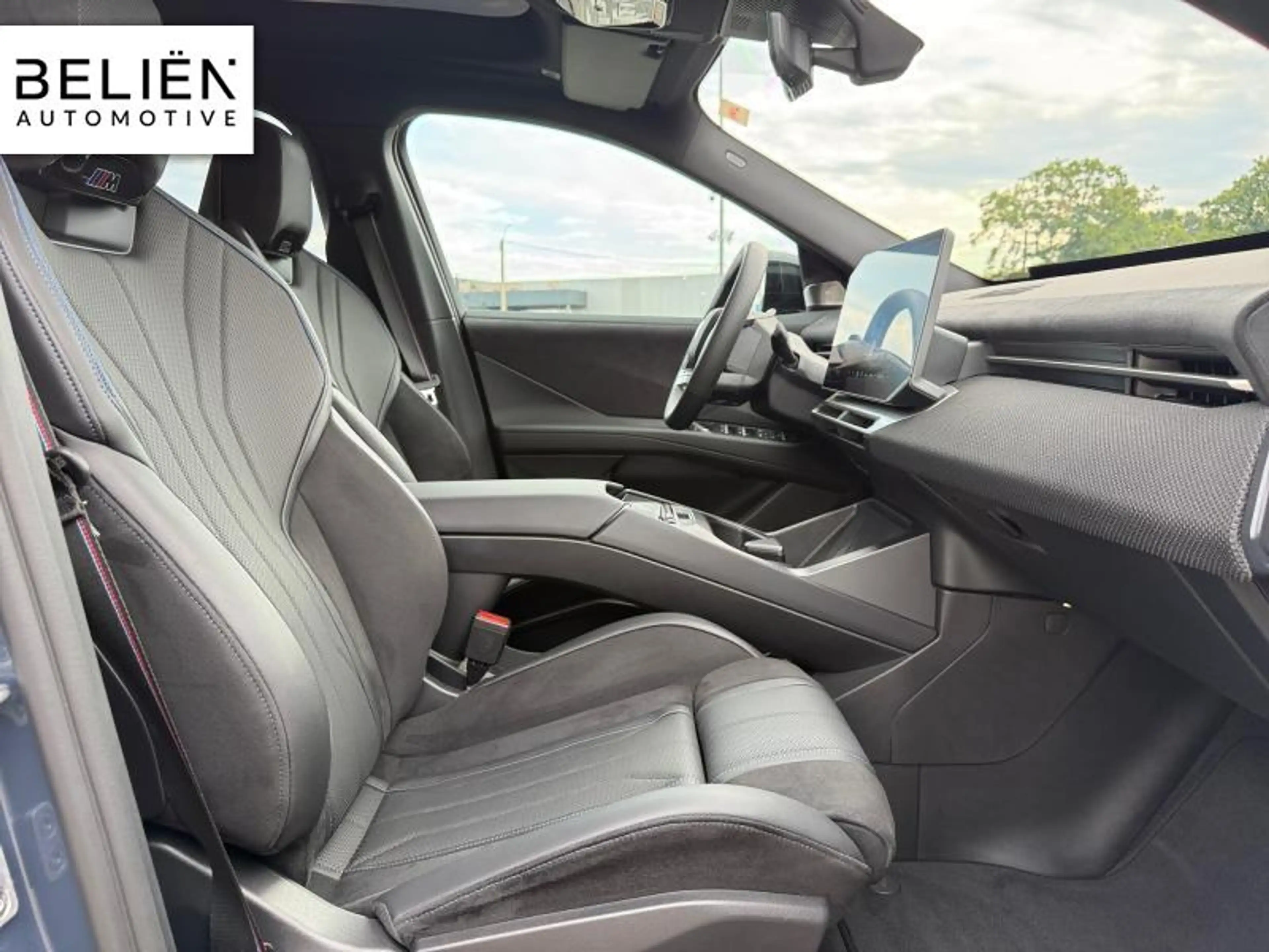 BMW iX3 xDrive50 — photo 12