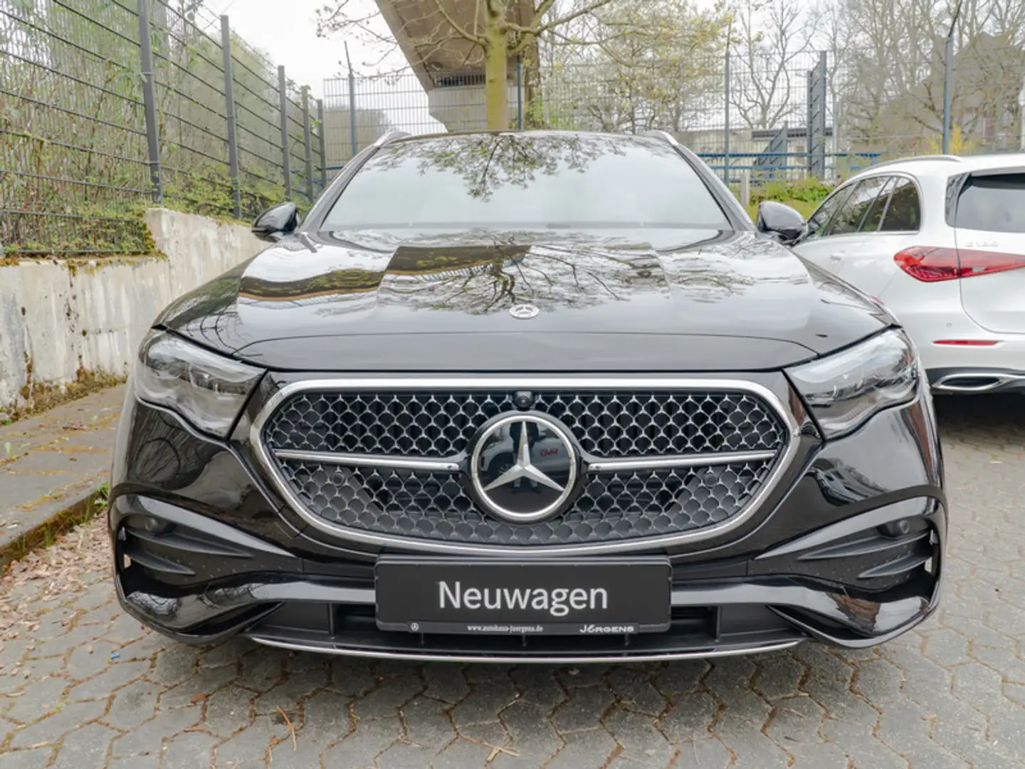 Mercedes-Benz E 450 d 4M T AMG-Sport/Pano/Burm/AHK/Sitzklima Noir - 2
