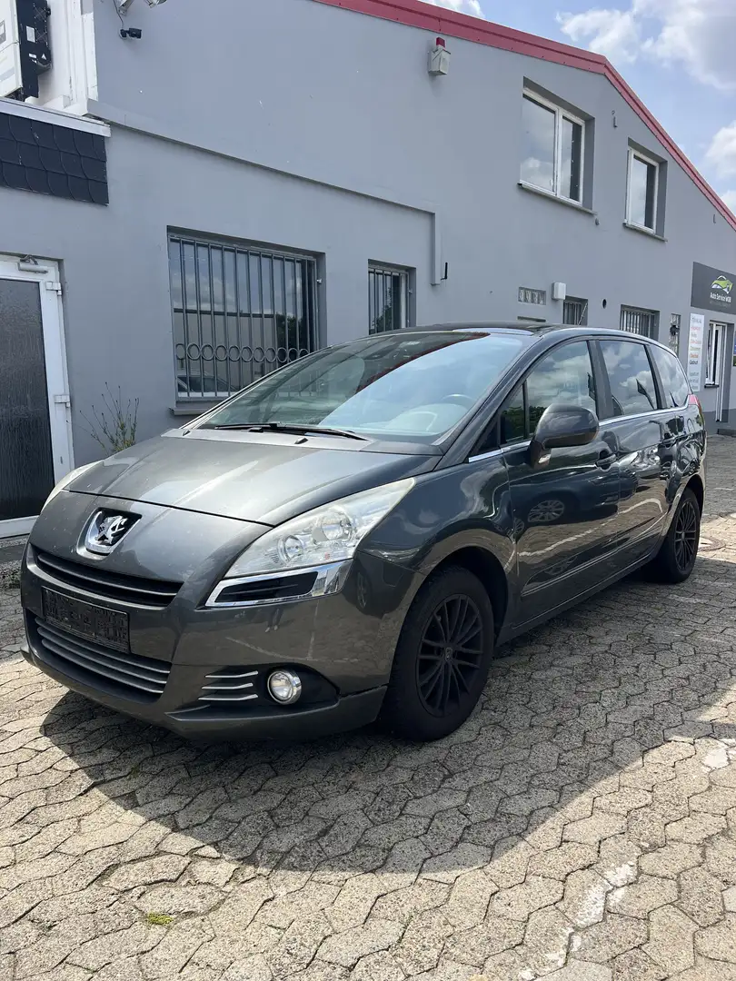 Peugeot 5008 HDI FAP 110 EGS6 Tendance Schwarz - 2