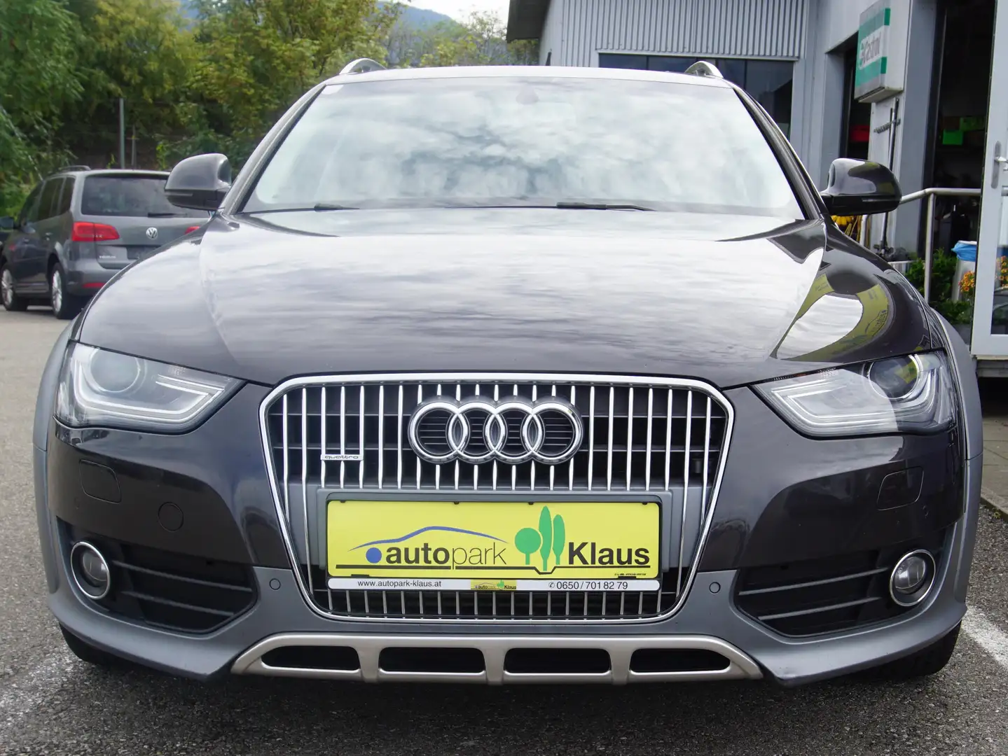 Audi A4 allroad 2.0 TDI (130kW) Grau - 2