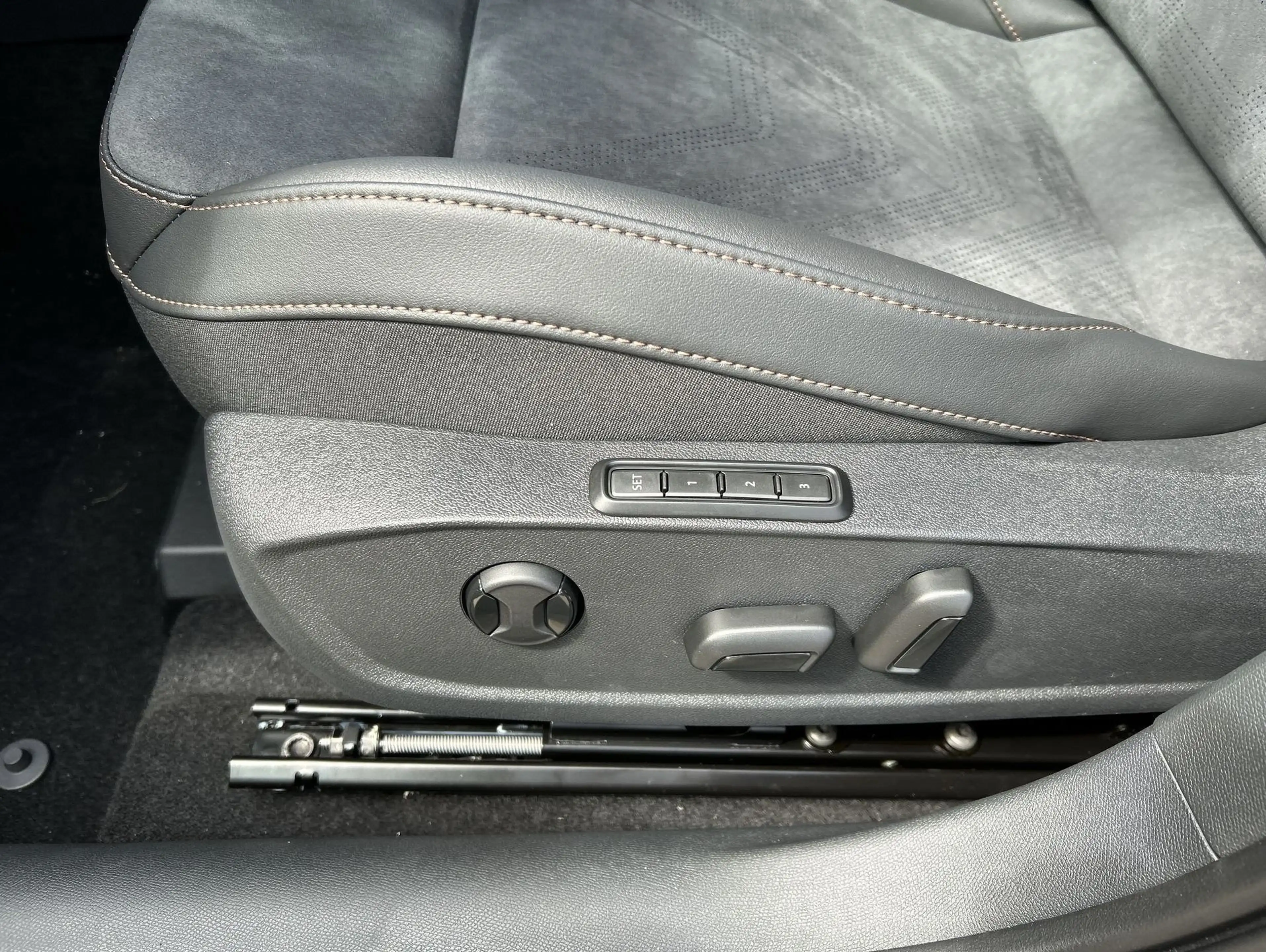 CUPRA Formentor 2.0 TSI VZ W Pano Matrix ACC AHK LED — photo 13