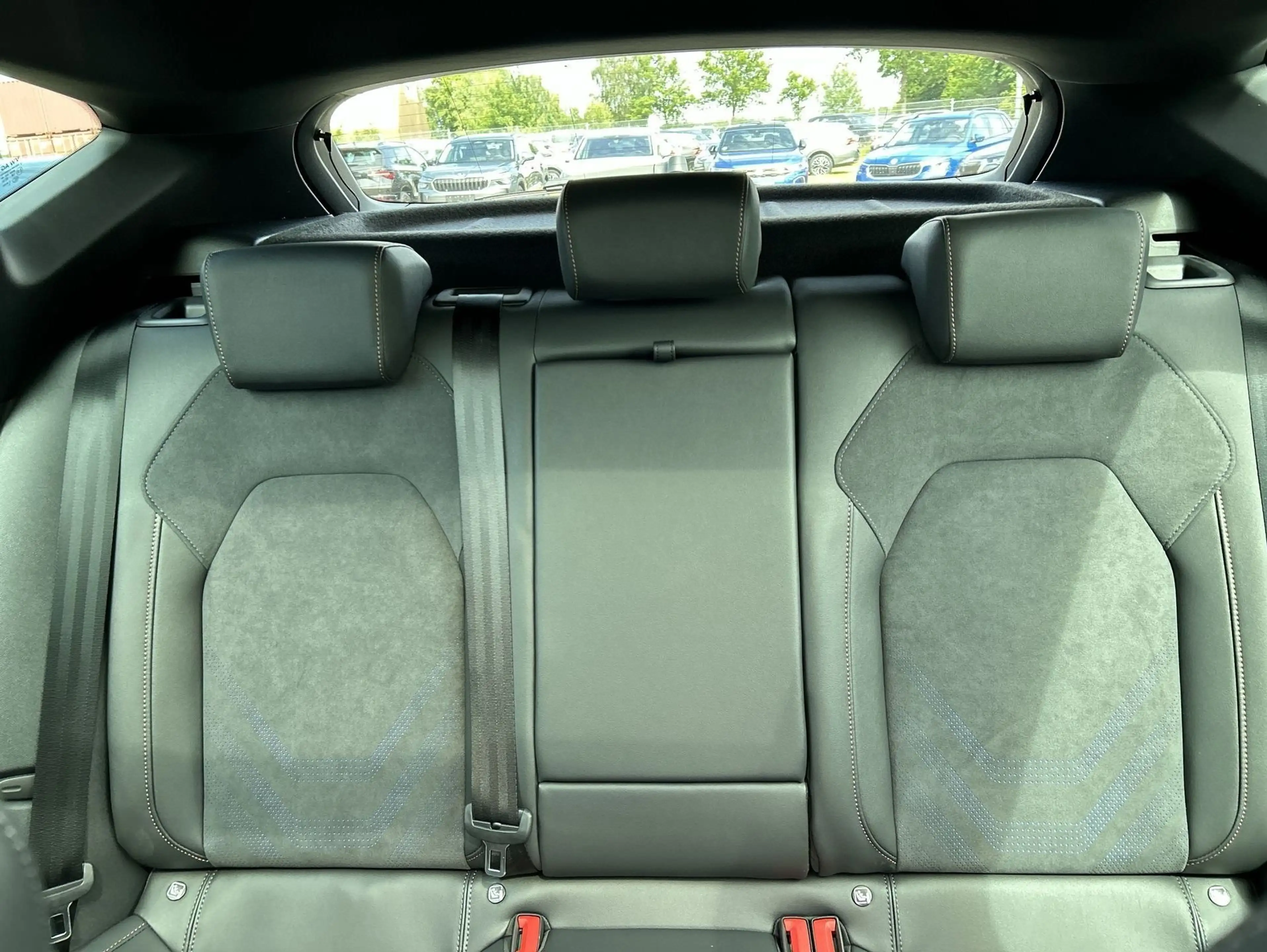 CUPRA Formentor 2.0 TSI VZ W Pano Matrix ACC AHK LED — photo 9