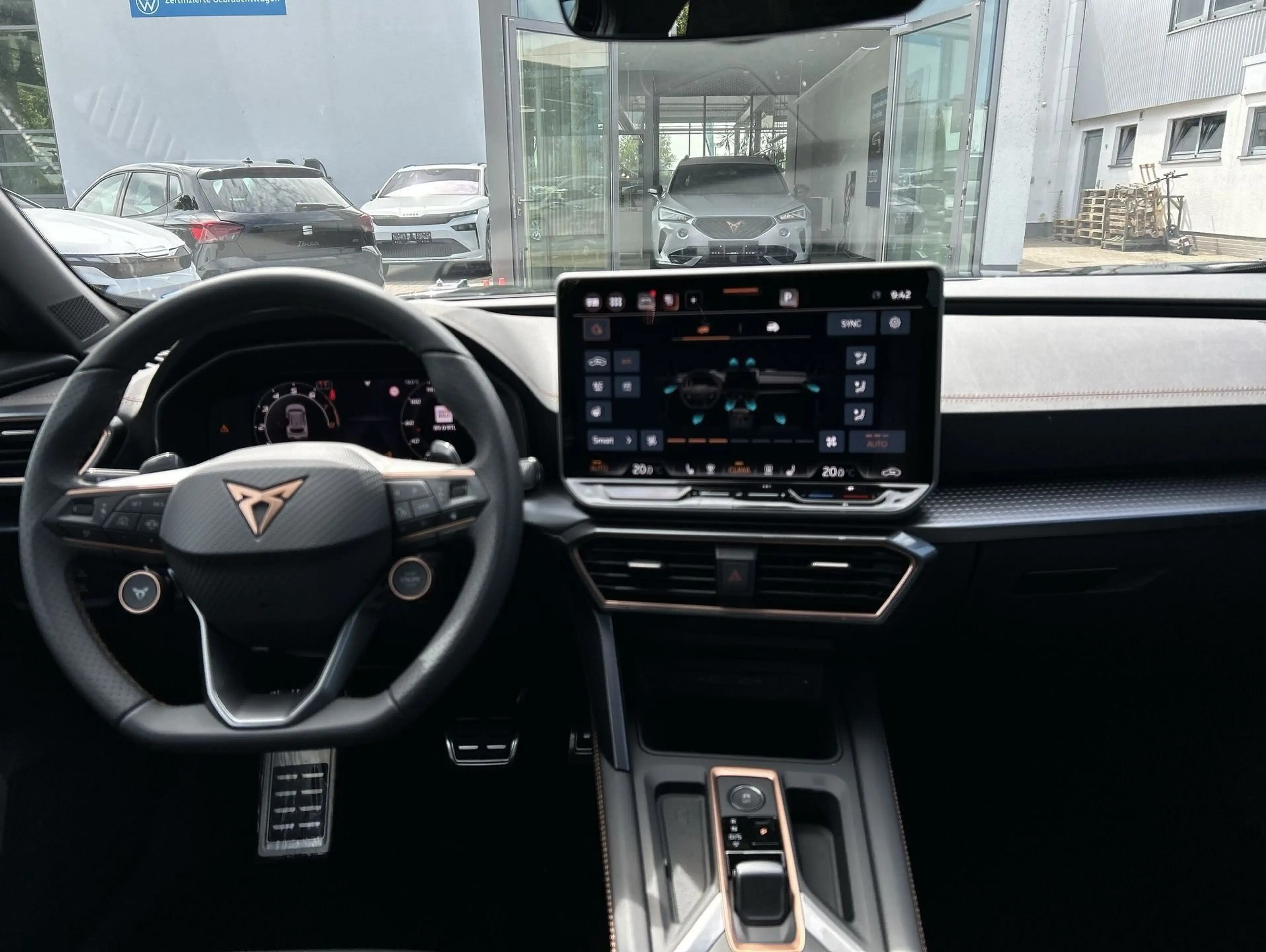 CUPRA Formentor 2.0 TSI VZ W Pano Matrix ACC AHK LED — photo 7