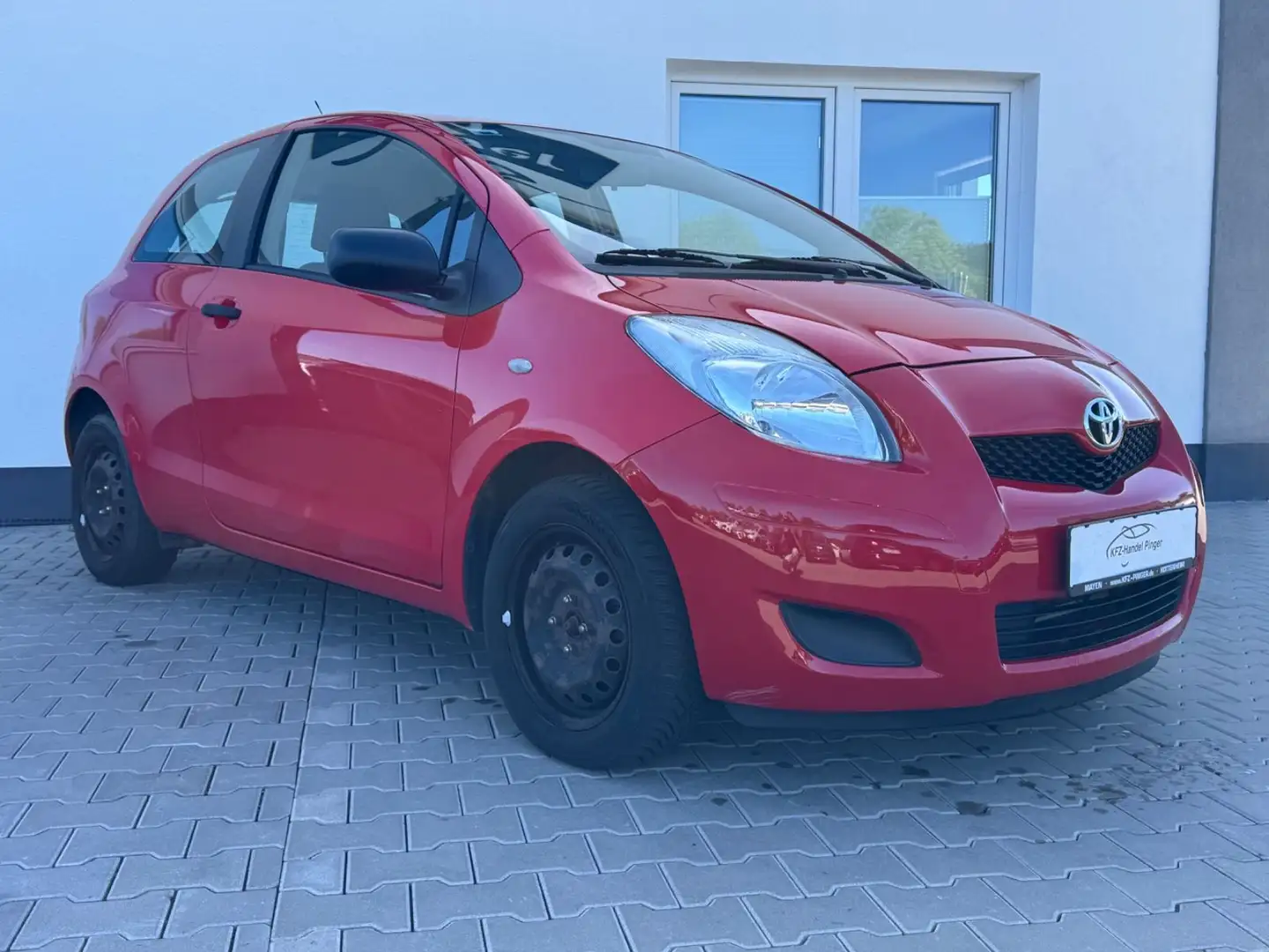 Toyota Yaris Cool Červená - 2