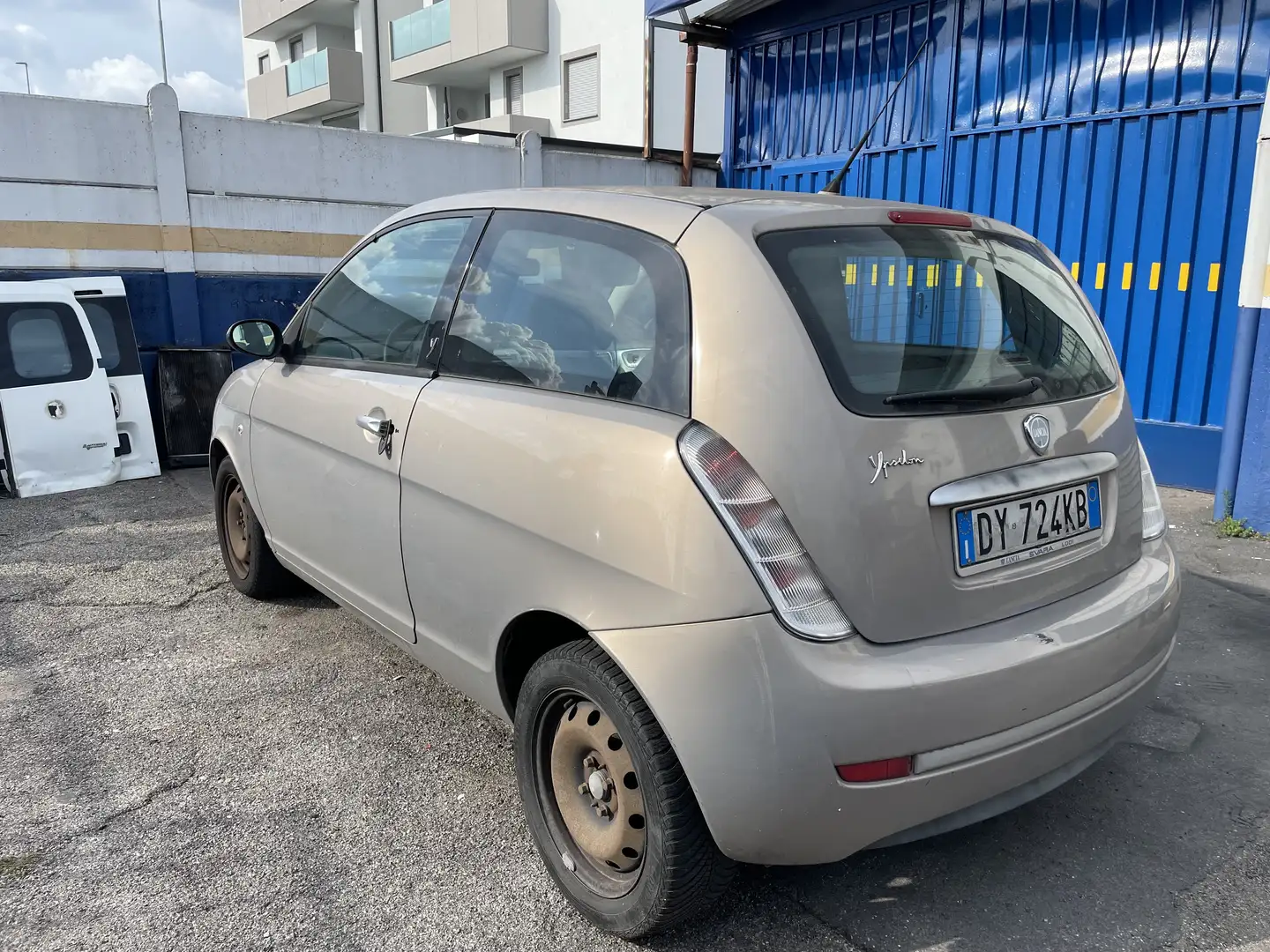 Lancia Ypsilon 1.2 8v Versus - 2