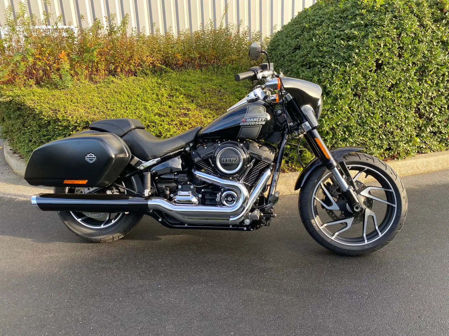 Harley-Davidson Sport Glide - 1