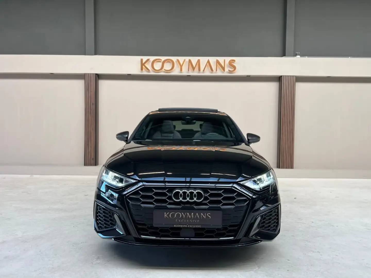 Audi A3 Sportback 45 TFSI e S edition Competition CARBON/R Schwarz - 2
