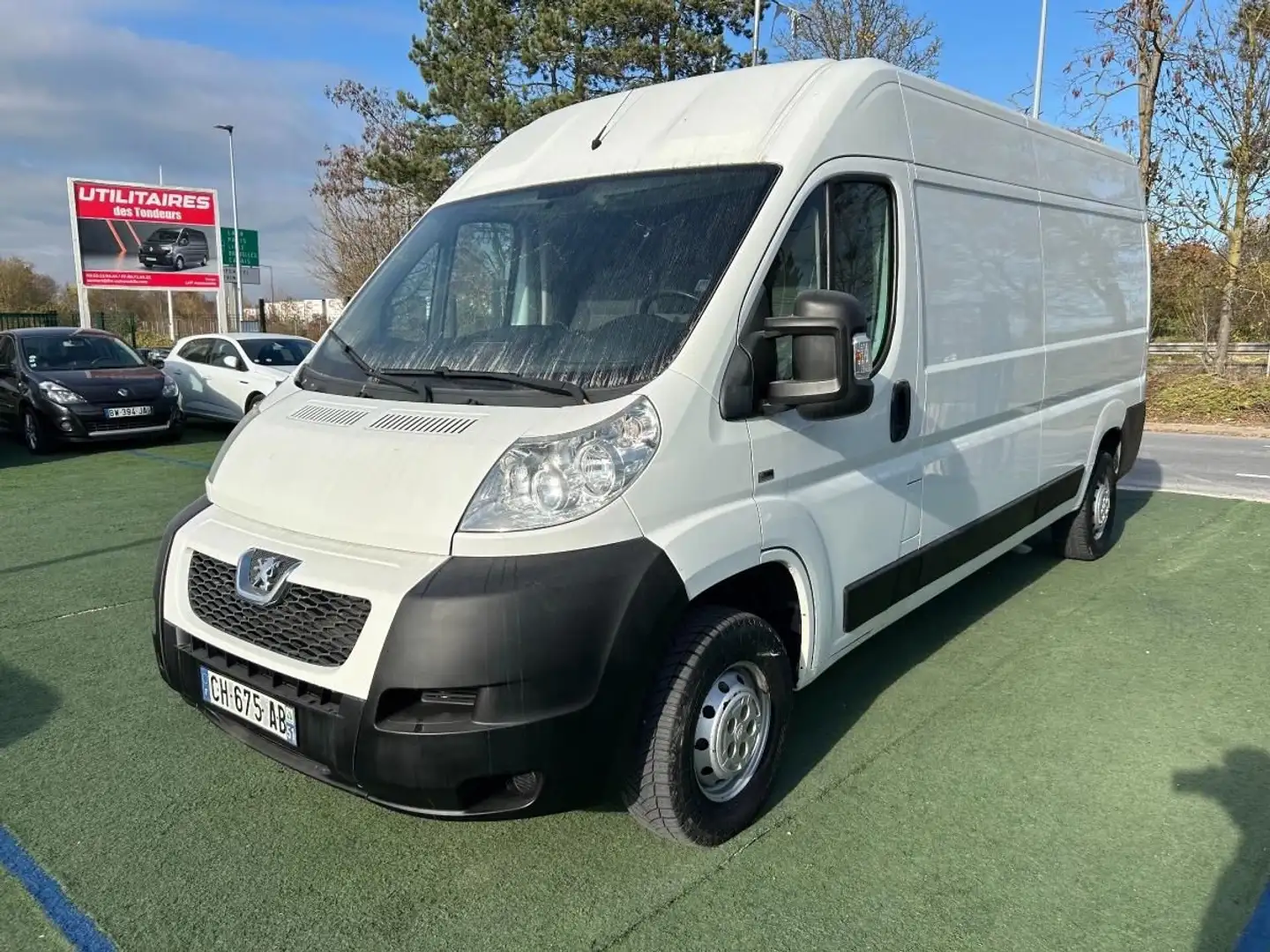 Peugeot Boxer 335 L3H2 2.2 HDi 130ch335 L3H2 (9.990 HT) Motricité renforcée 2.2 HDi 130ch Blanc - 1