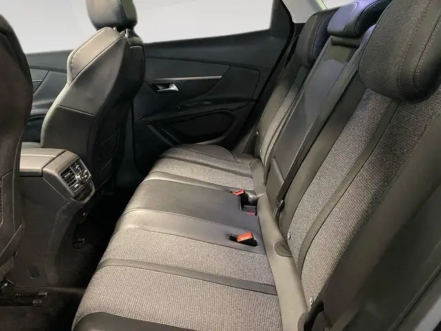 Peugeot 3008 view 8