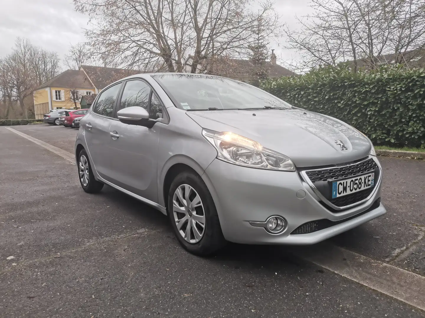 Peugeot 208 1.2 VTi 82ch BVM5 Active Gris - 2