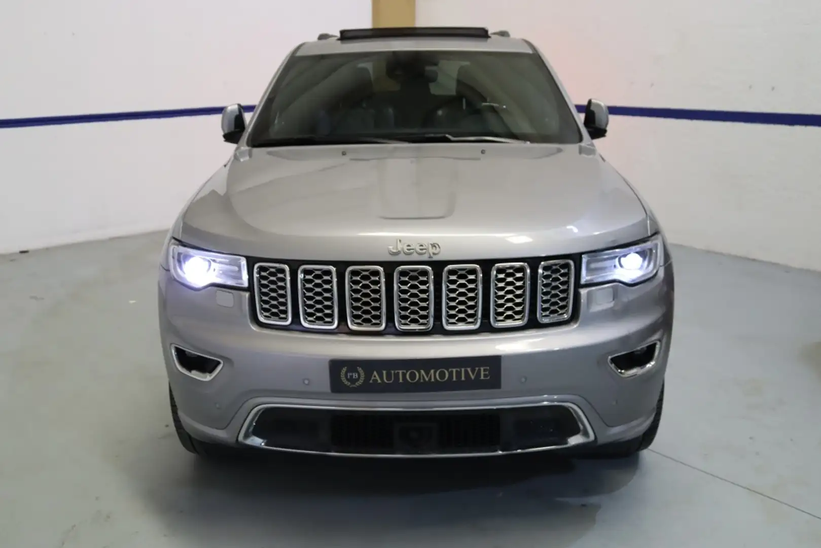 Jeep Grand Cherokee 3.0 Multijet Overland Aut. 184kW Plateado - 2