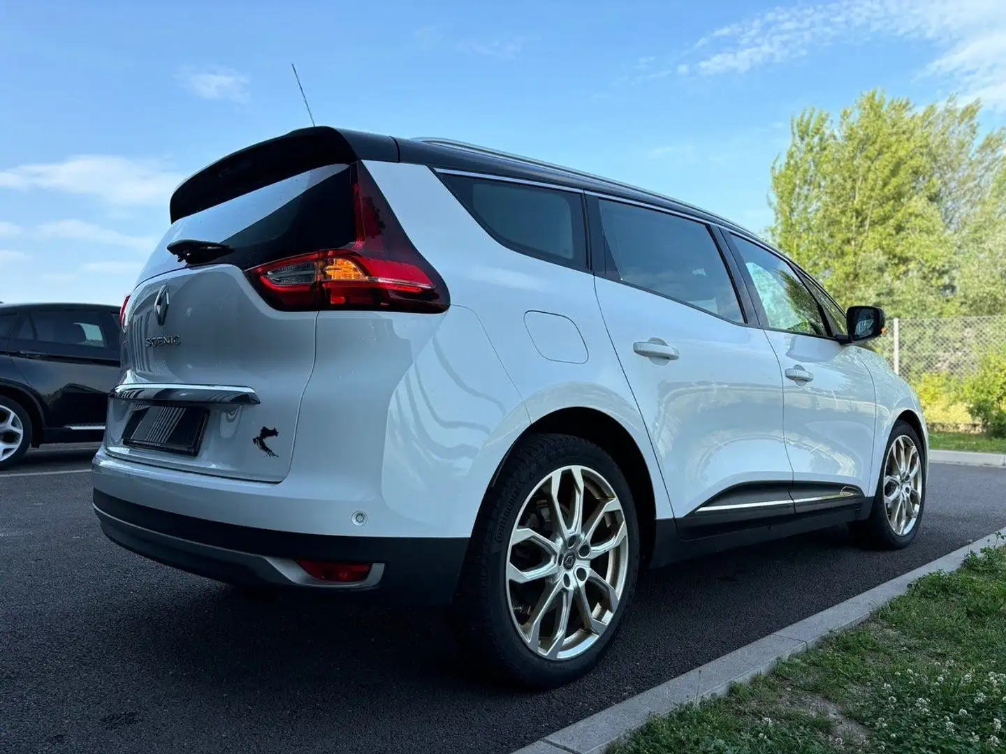 Renault Grand Scenic IV 1.2 TCE 130CH ENERGY INTENS - 1 ERE MAIN - GARA Weiß - 2