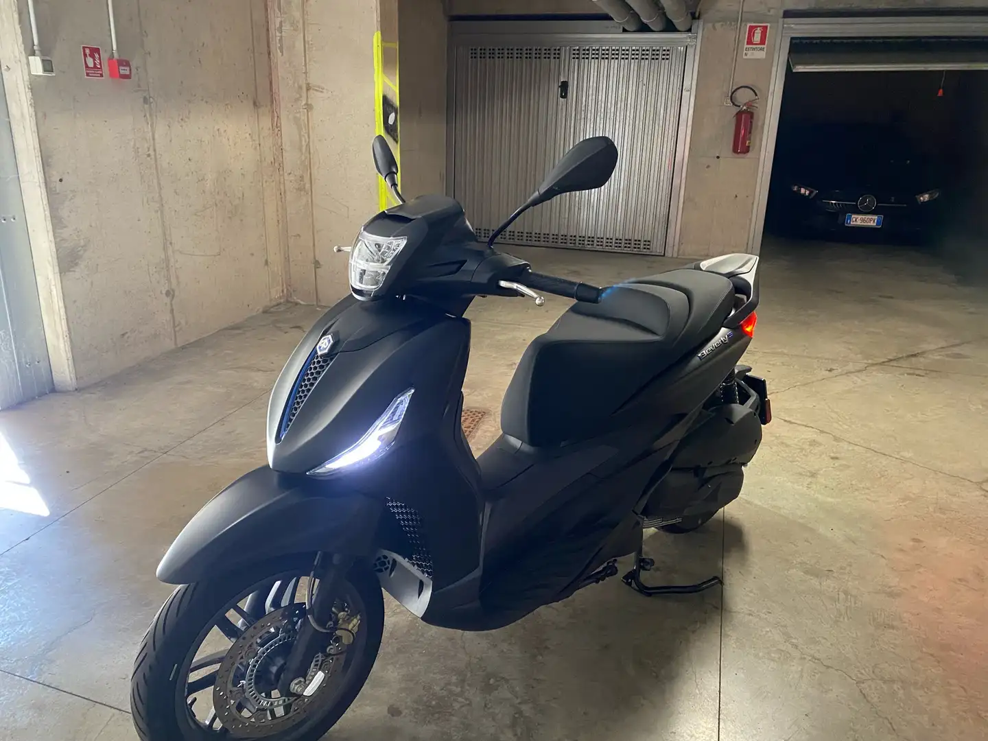 Piaggio Beverly 300 310 Nero - 1