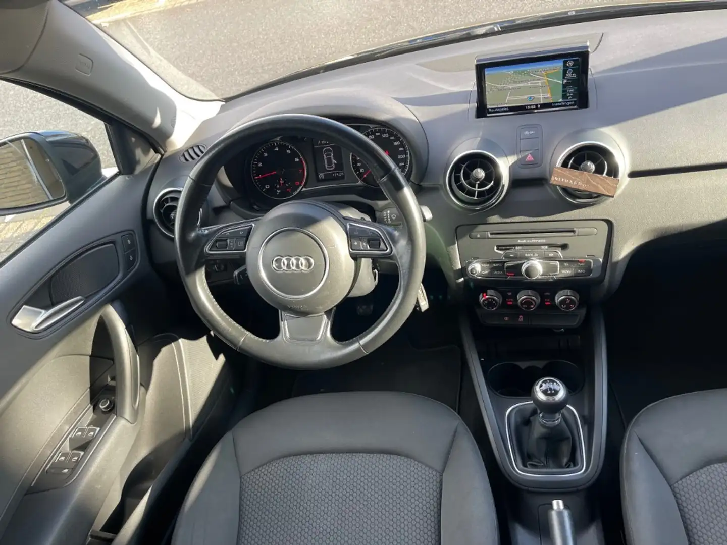 Audi A1 1.0 TFSI Design Pro Line Plus CLIMA APK PRIMA AUTO Fekete - 2
