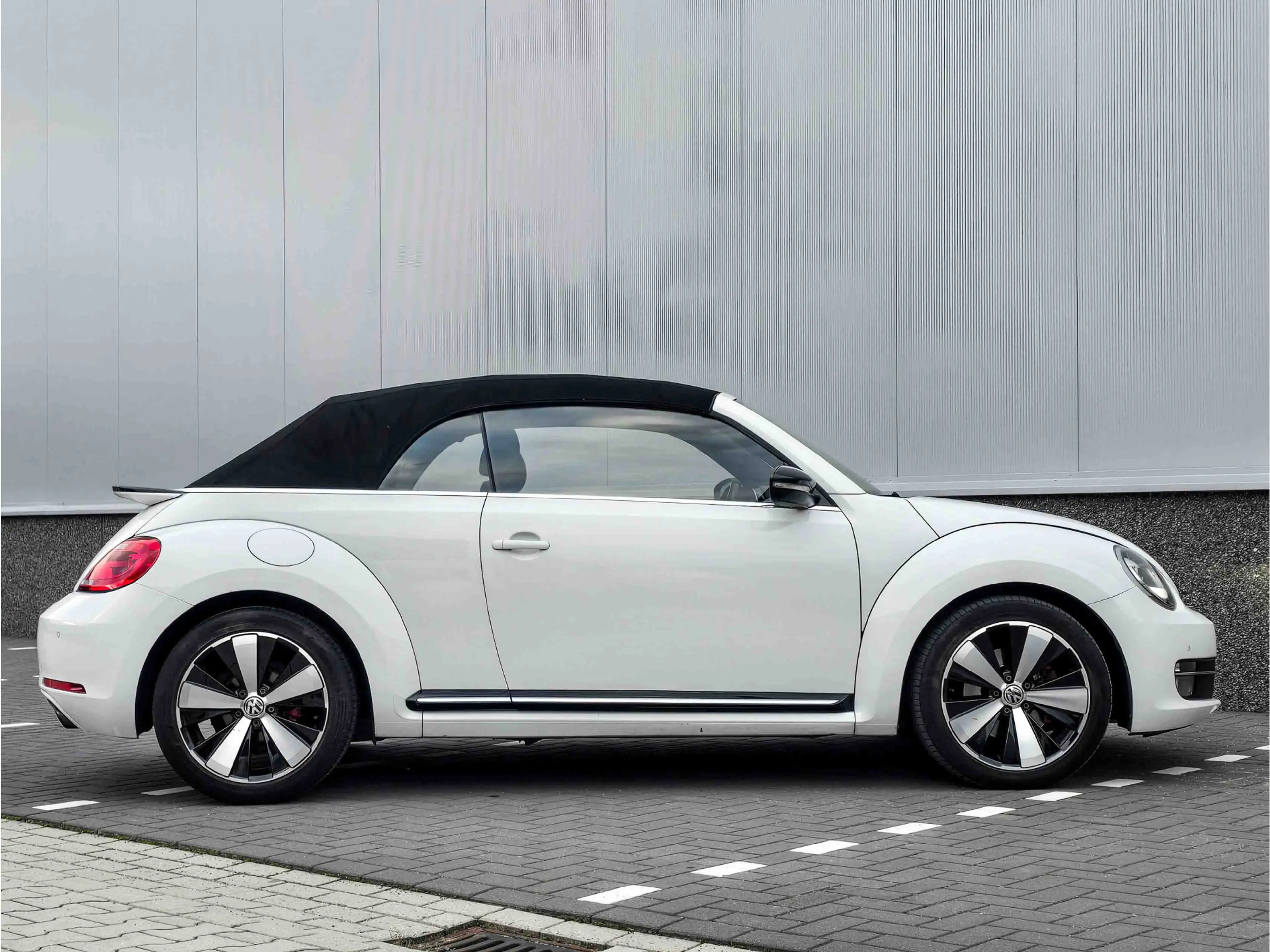 Volkswagen Beetle Cabriolet 2.0 TSI Sport | Leder | Fender Soundsyte — photo 9