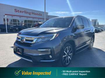 Touring 8-Passenger | 1 Owner | No Accidents | Leather | Sunroof | Apple CarPlay