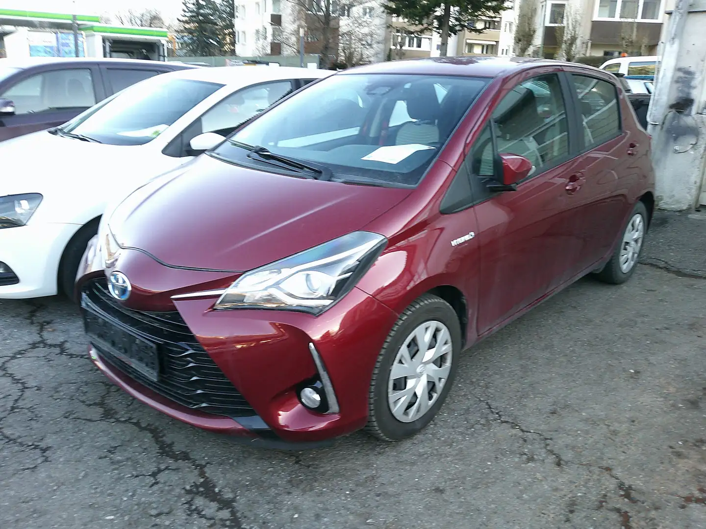 Toyota Yaris Yaris 1,5 VVT-i Hybrid Rot - 1