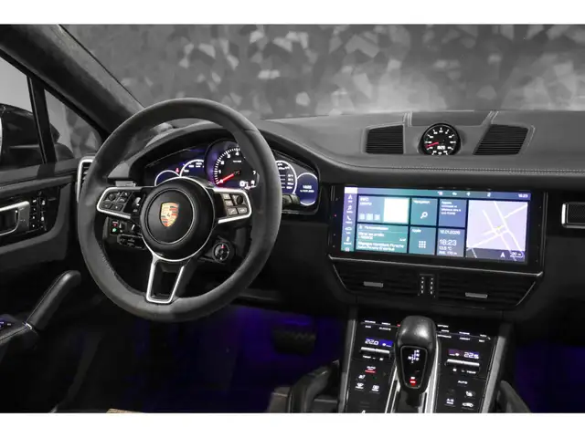 Porsche Cayenne view 13