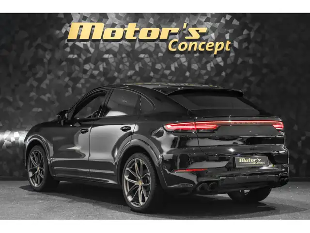 Porsche Cayenne view 7