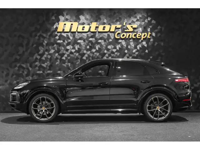 Porsche Cayenne view 2