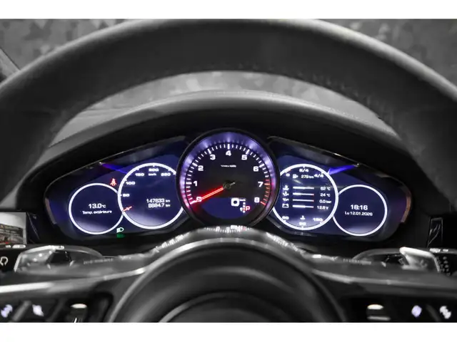 Porsche Cayenne view 14