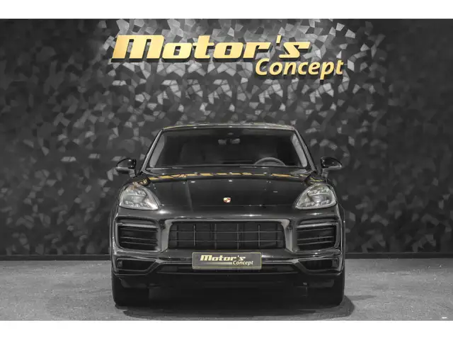 Porsche Cayenne view 4