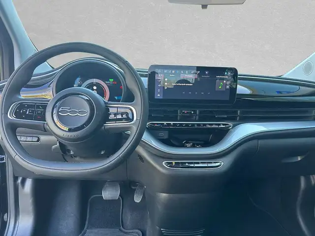 Fiat 500E view 7