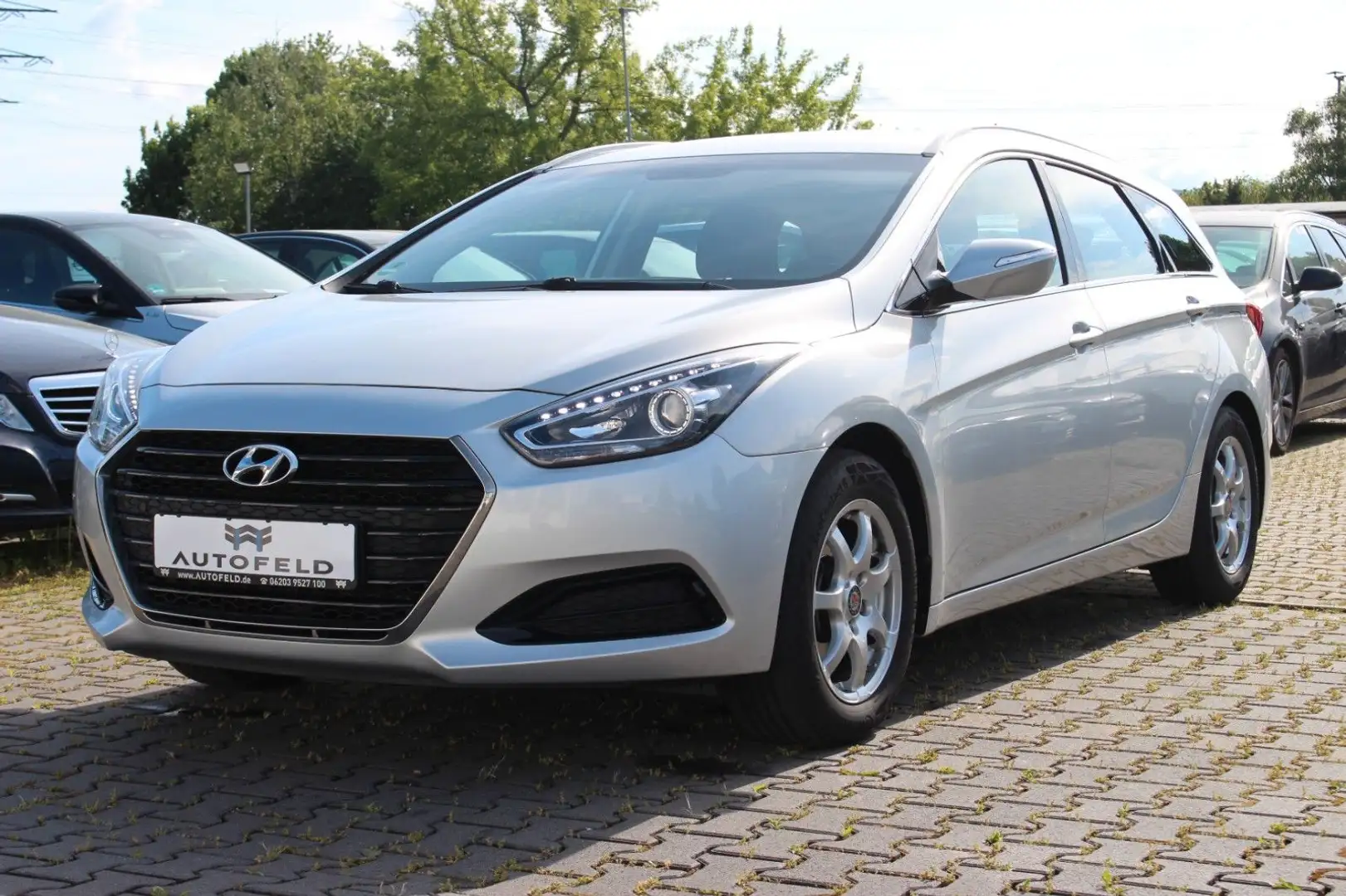 Hyundai i40 1.6 GDI/VOLL SHEFT/KLIMA/8FACH/BT/STARTSTOPP Ezüst - 1