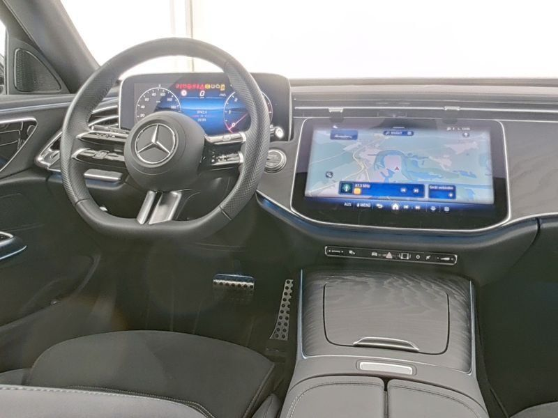 Mercedes-Benz E 220 T d AMG-Line ADVANCED NIGHT PANO AHK DISTR — photo 6