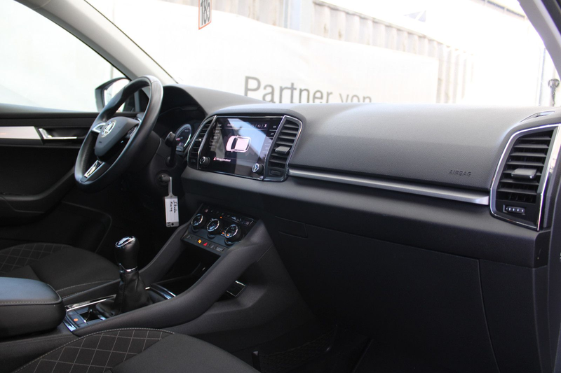 Skoda Karoq *Tüv&Inspektion Neu*Scheckheft*ACC*LED* — photo 15