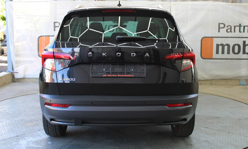 Skoda Karoq *Tüv&Inspektion Neu*Scheckheft*ACC*LED* — photo 11