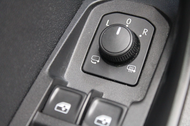 Skoda Karoq *Tüv&Inspektion Neu*Scheckheft*ACC*LED* — photo 6