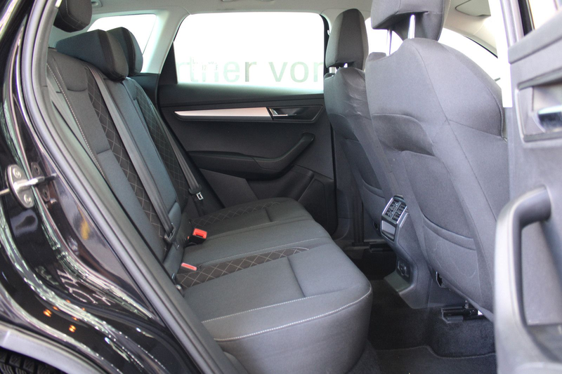 Skoda Karoq *Tüv&Inspektion Neu*Scheckheft*ACC*LED* — photo 13