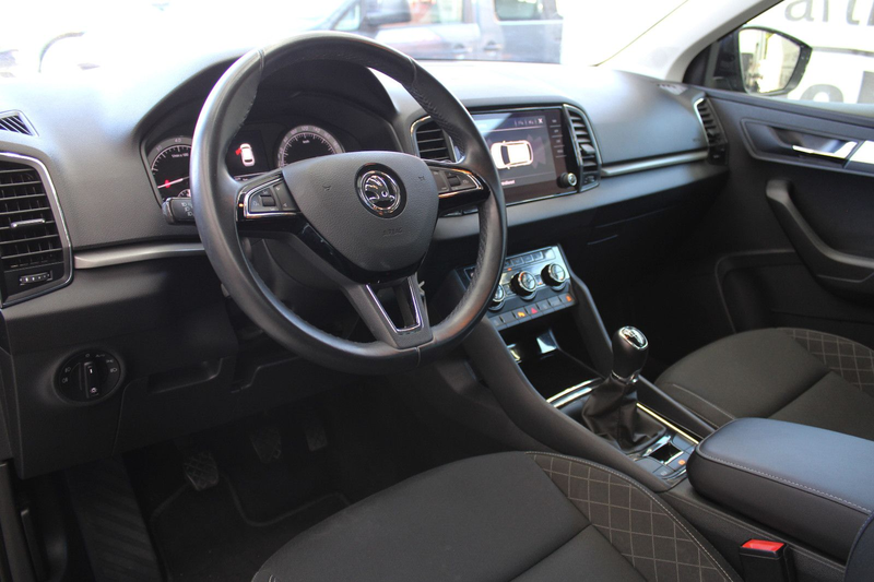 Skoda Karoq *Tüv&Inspektion Neu*Scheckheft*ACC*LED* — photo 7