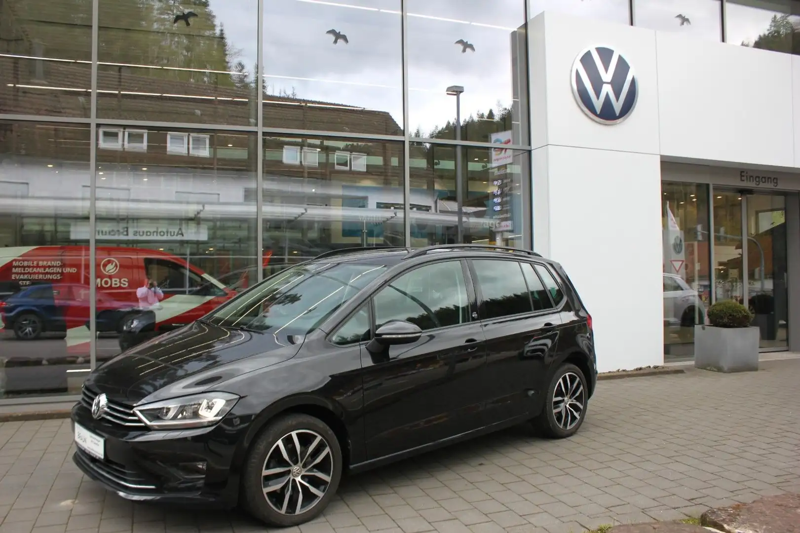 Volkswagen Golf Sportsvan VII Sound 1.4 TSI Navi, AHK,PDC Schwarz - 1
