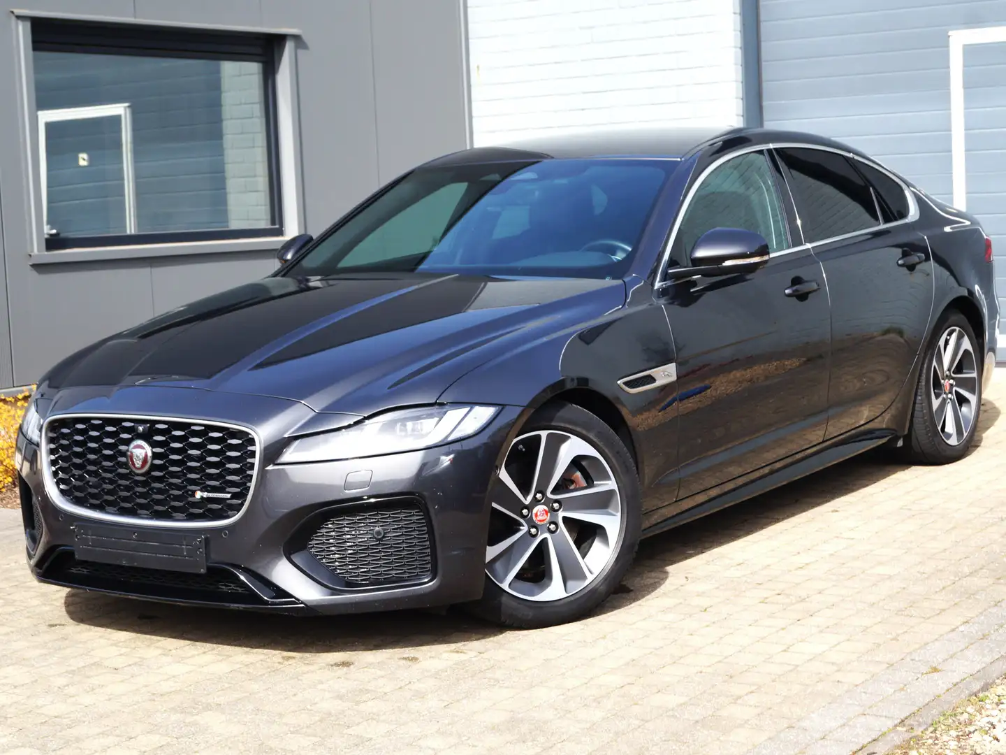 Jaguar XF XF D200 MHEV2 R-Dynamic S/360-Cam/Nieuwe Staat Noir - 1