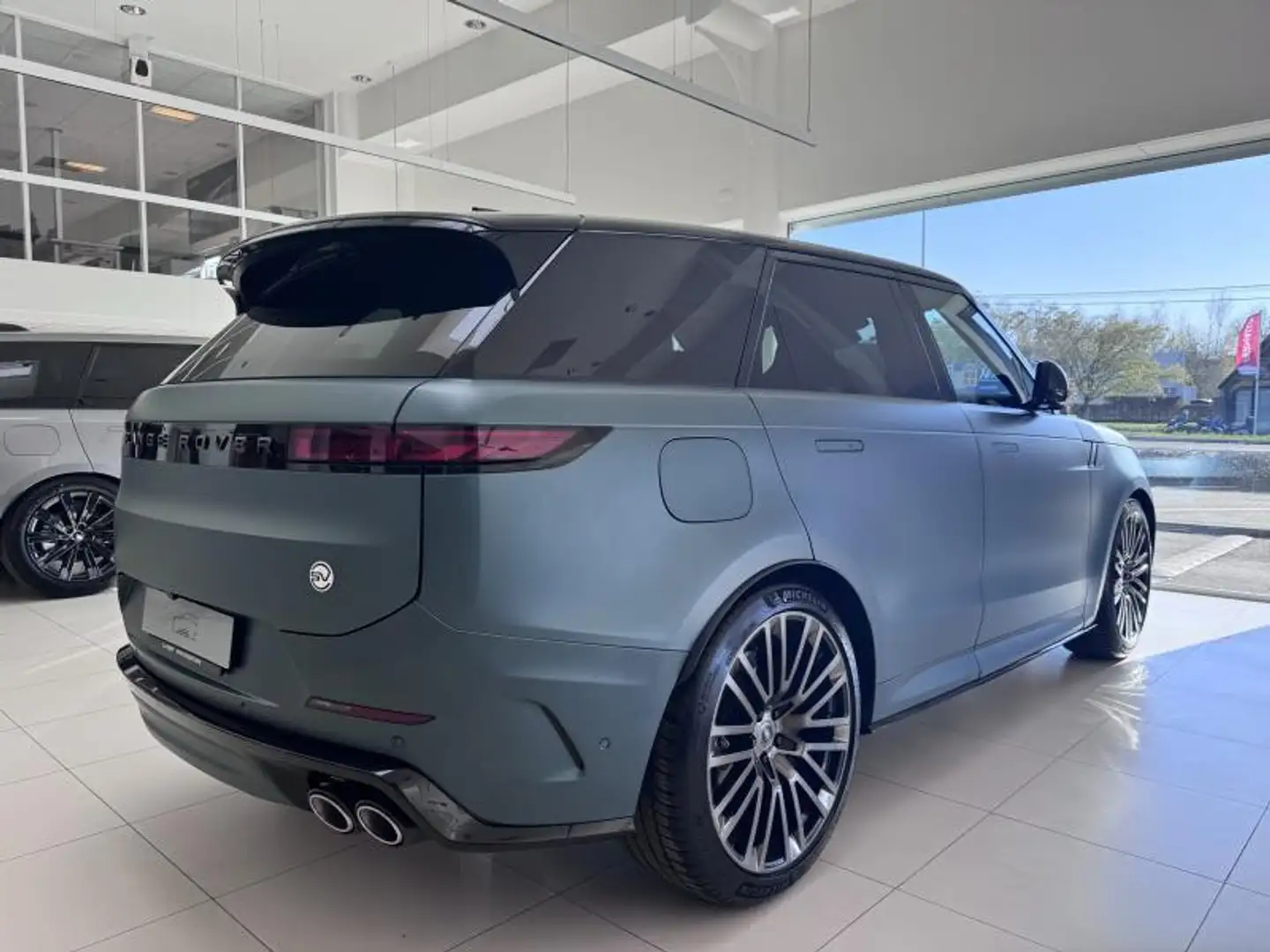 Land Rover Range Rover Sport P635 AWD Auto SV EDITION GAEA Vert - 2