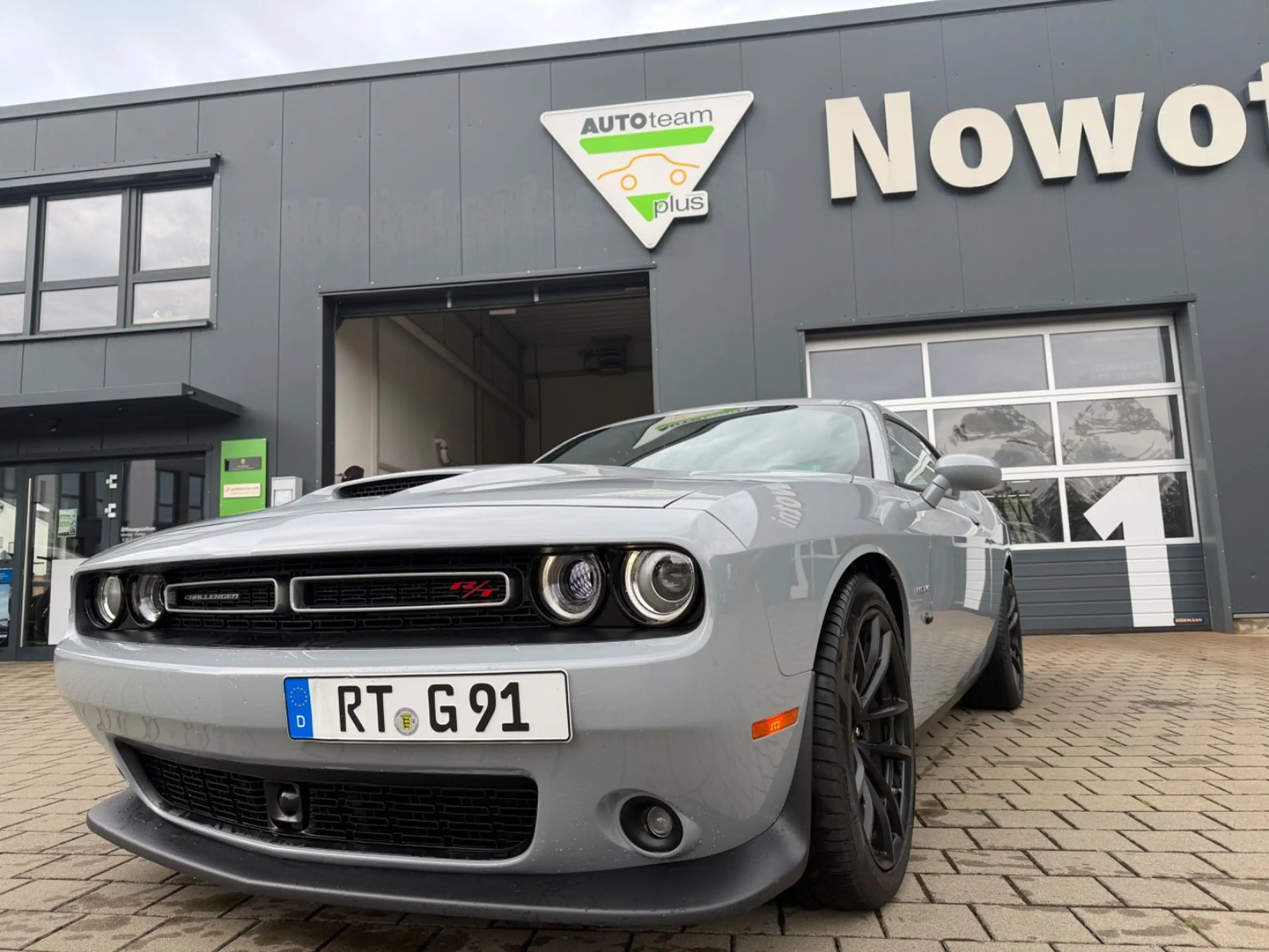 Dodge Challenger 5.7 V8 Hemi RT — photo 15