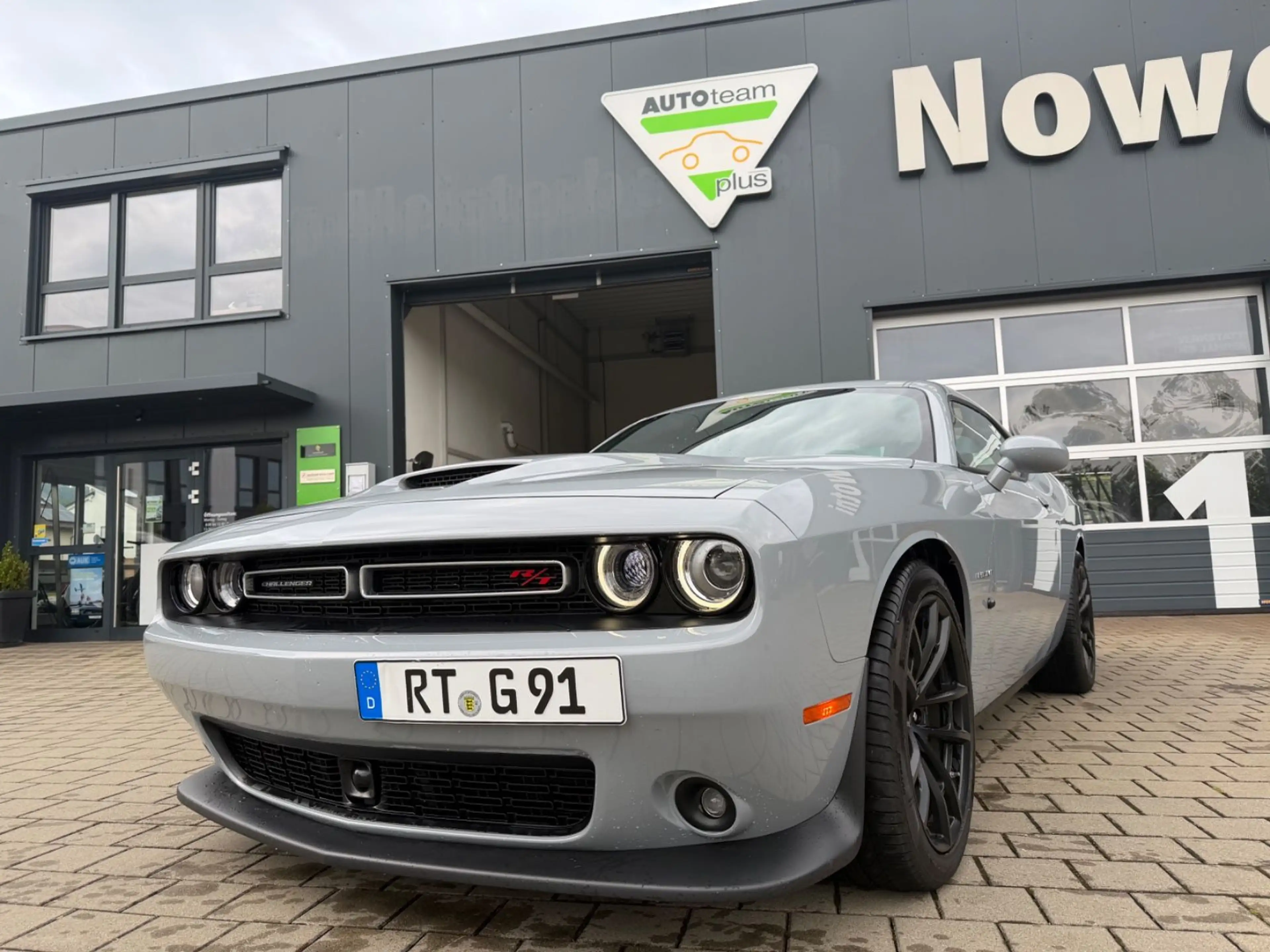 Dodge Challenger 5.7 V8 Hemi RT — photo 11