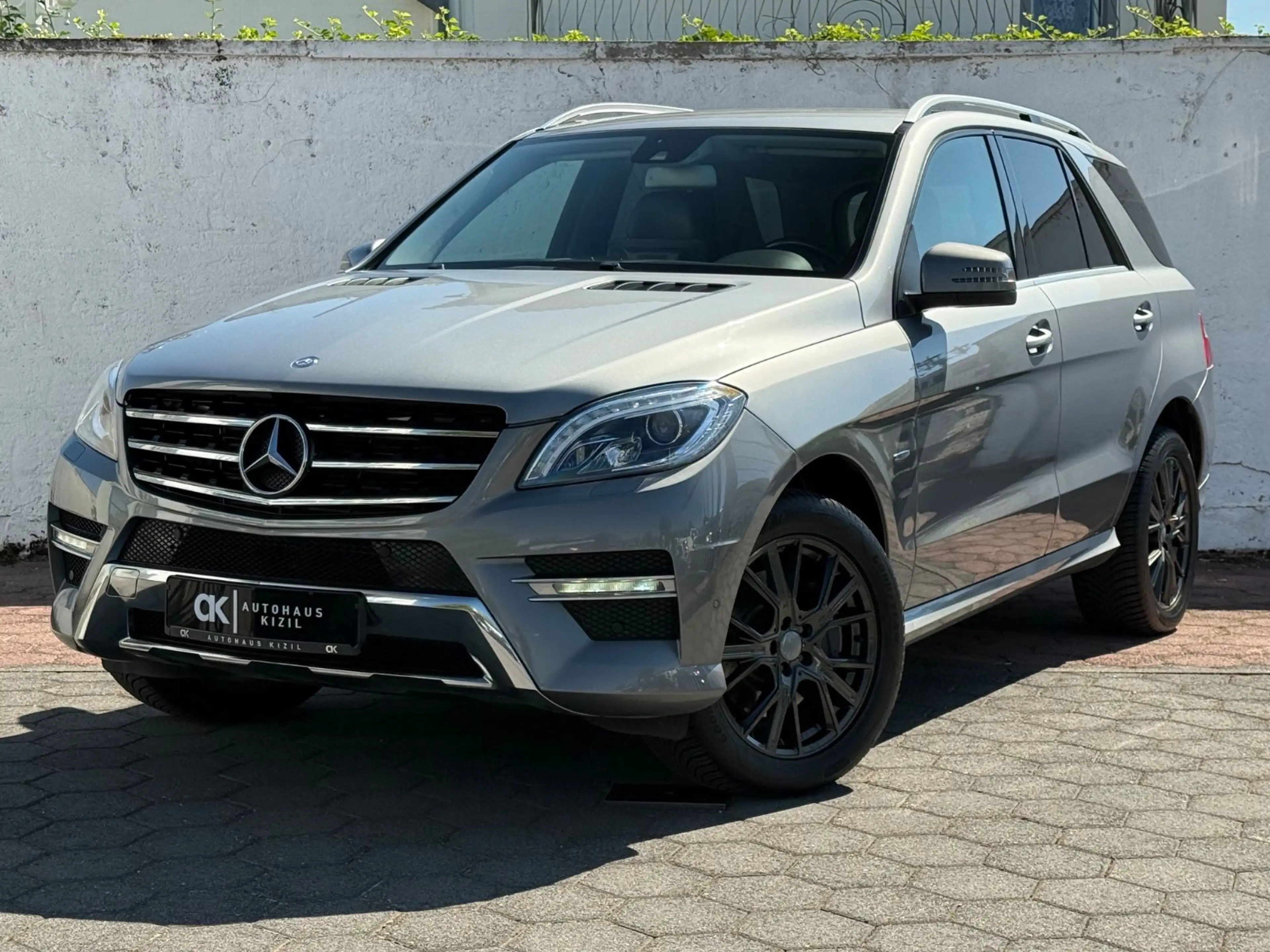 Mercedes-Benz ML 350 CDI BlueTec 4Matic AMG Paket CarPlay LED!