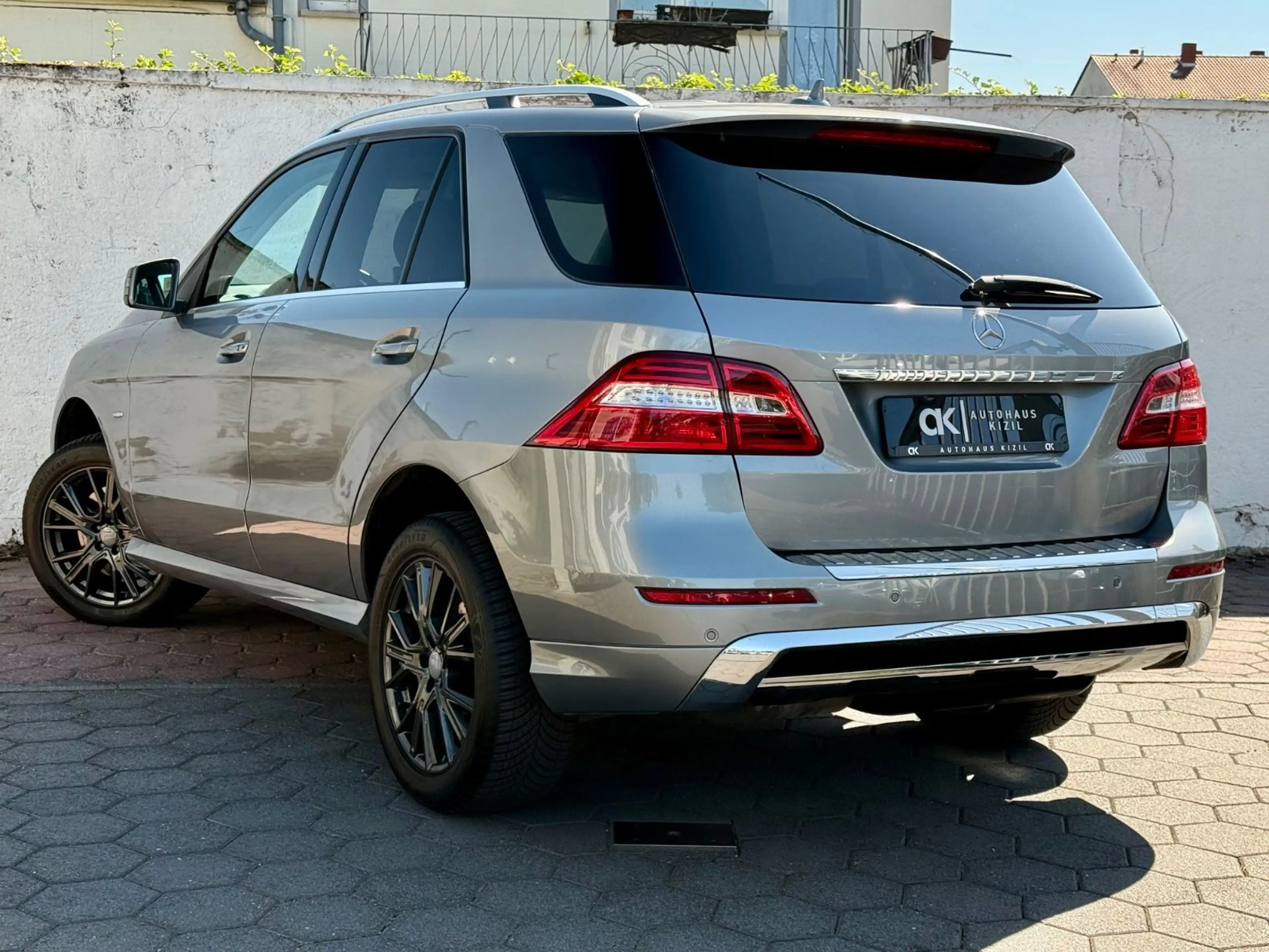 Mercedes-Benz ML 350 CDI BlueTec 4Matic AMG Paket CarPlay LED! — photo 11