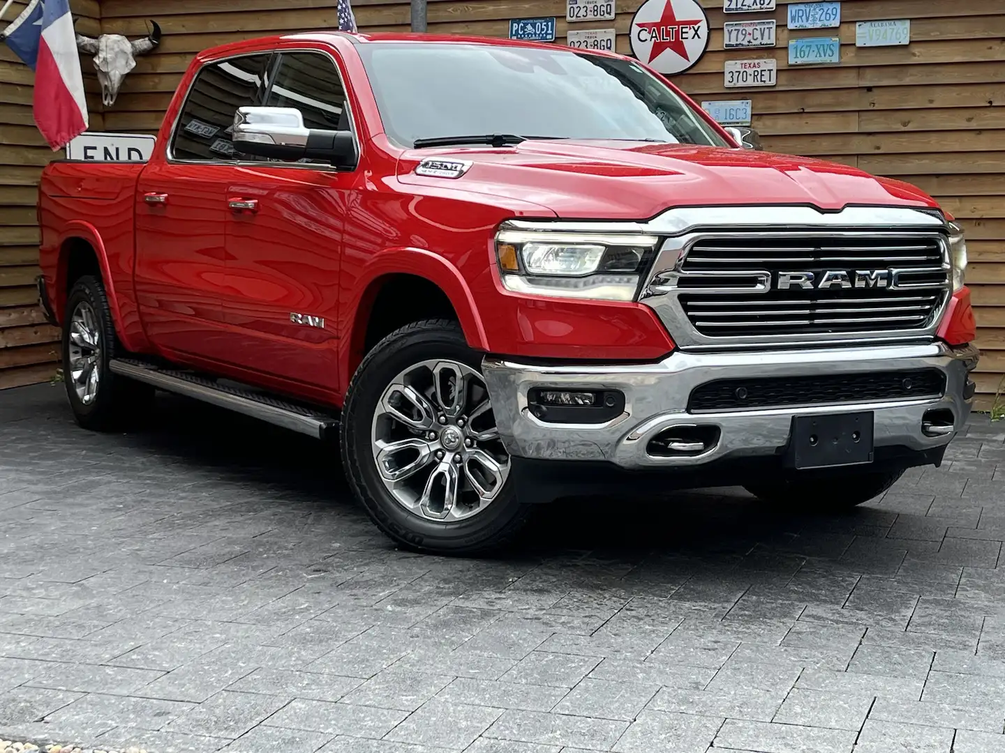 Dodge RAM 1500 LARAMIE 5,7L RAMBOX 4x4 AHK LPG Rouge - 2