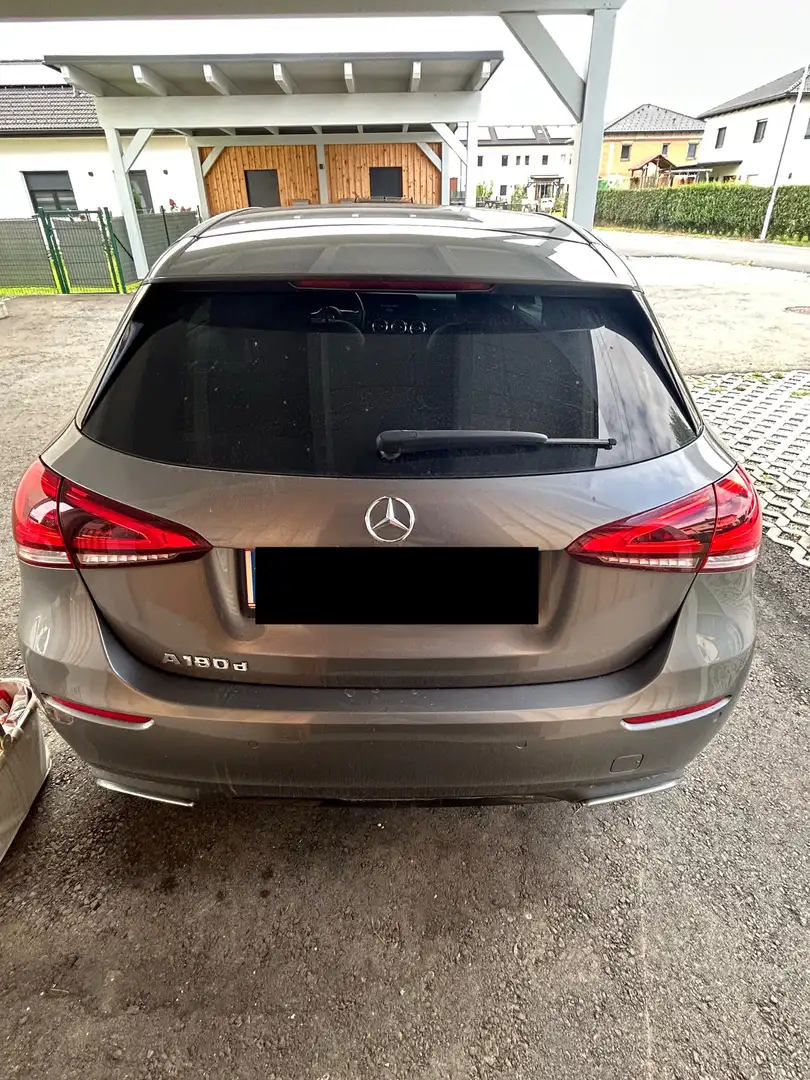 Mercedes-Benz A 180 A 180 d Aut. Grau - 2