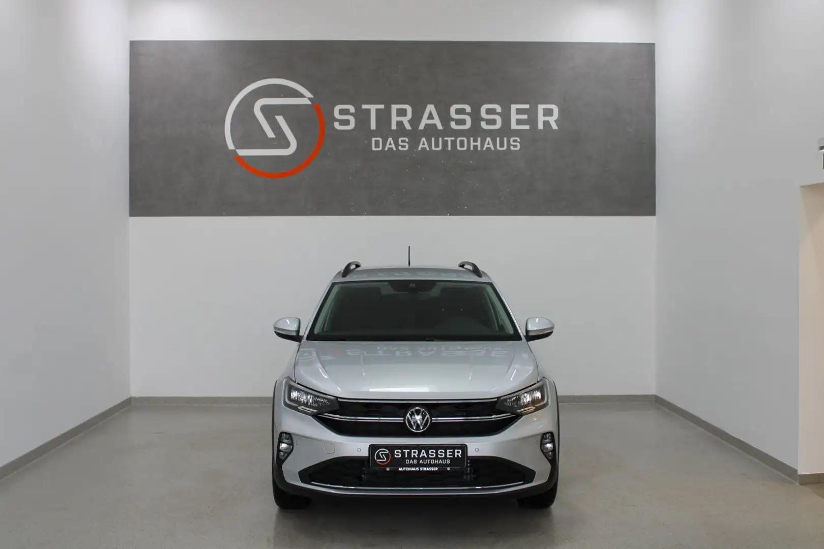 Volkswagen Taigo Friends TSI DSG Silber - 2