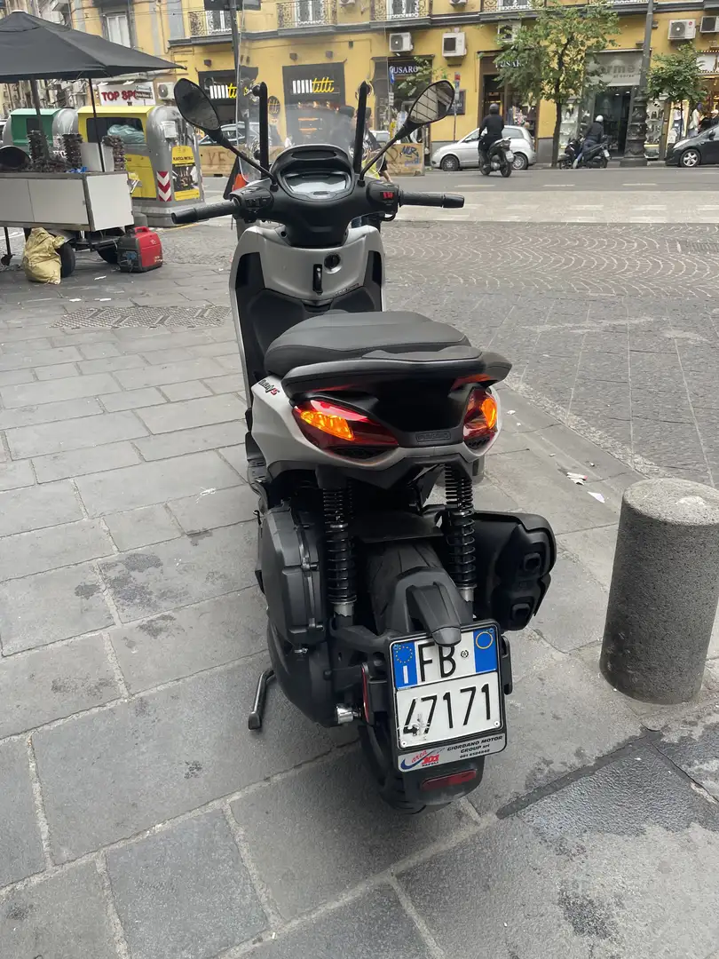 Piaggio Beverly 400 S - 2