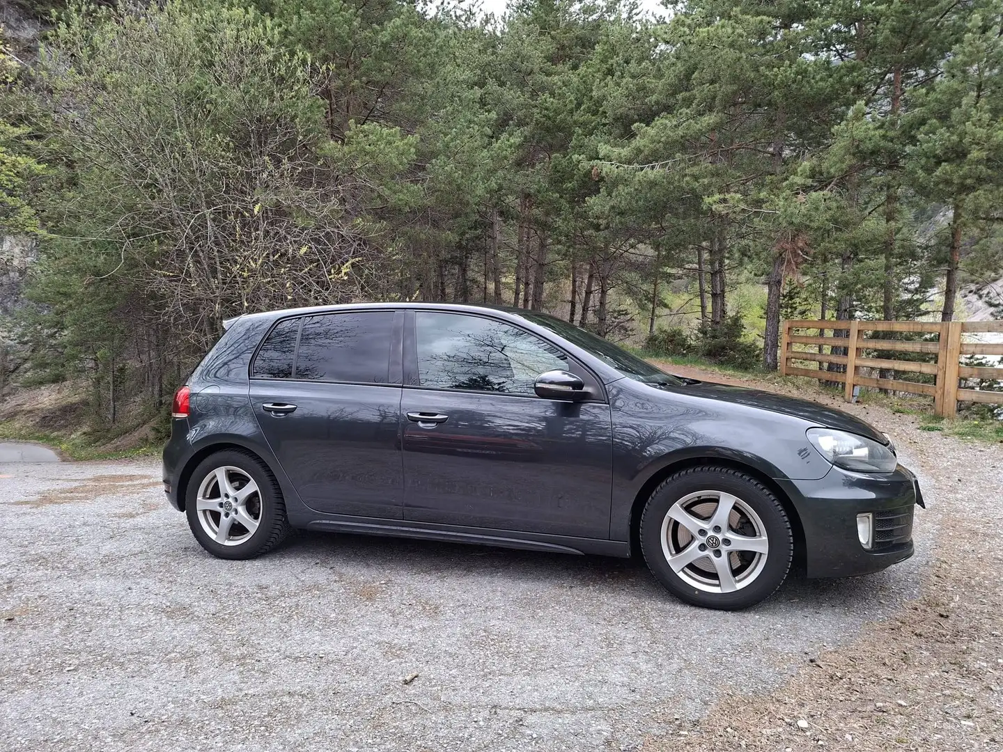 Volkswagen Golf GTD Golf GTD 2,0 TDI DPF GTD Grau - 2